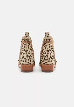 MELVIN & HAMILTON Marlin 10 - Korte Laarzen - Sand/Beige/Natural 11 MELVIN & HAMILTON Marlin 10 - Korte Laarzen - Sand/Beige/Natural -Melvin & Hamilton Verkoop 20e6043e59ba49c989f792c465598ab1