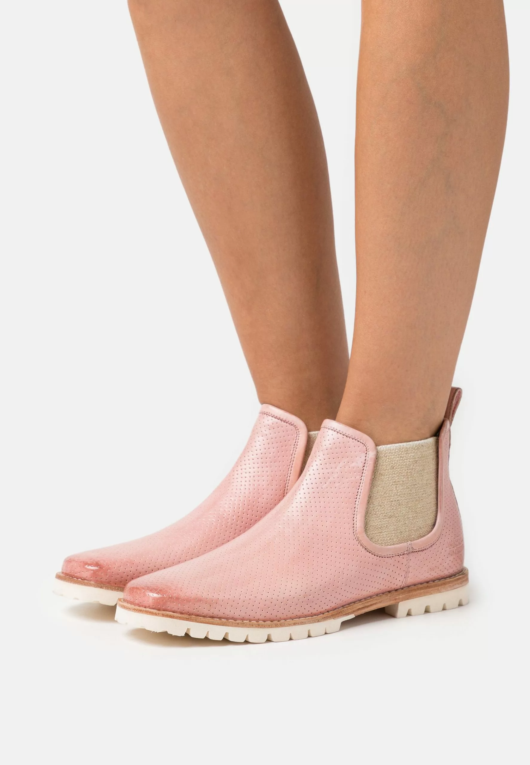 MELVIN & HAMILTON Camilla- Korte Laarzen - Pale Rose 3 MELVIN & HAMILTON Camilla- Korte Laarzen - Pale Rose