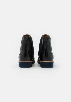 MELVIN & HAMILTON Selina 6 - Korte Laarzen - Navy 9 MELVIN & HAMILTON Selina 6 - Korte Laarzen - Navy -Melvin & Hamilton Verkoop 6e8bc9c30dbc4c3ebe0b817852661c6c