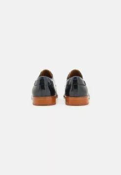 MELVIN & HAMILTON Bond 1 - Veterschoenen - Navy Washed 10 MELVIN & HAMILTON Bond 1 - Veterschoenen - Navy Washed -Melvin & Hamilton Verkoop aa5dc71f775f4440ac5c3734371d536e