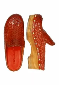 MELVIN & HAMILTON Flora 13 Peru Rivets - Clogs - Rood -Melvin & Hamilton Verkoop e4b855f4c3e14a4a858f98552c0afc27