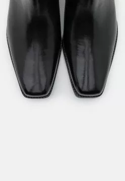 MELVIN & HAMILTON Bella - Korte Laarzen - Black -Melvin & Hamilton Verkoop f64475ac57384215bfa0e93f4e37b088